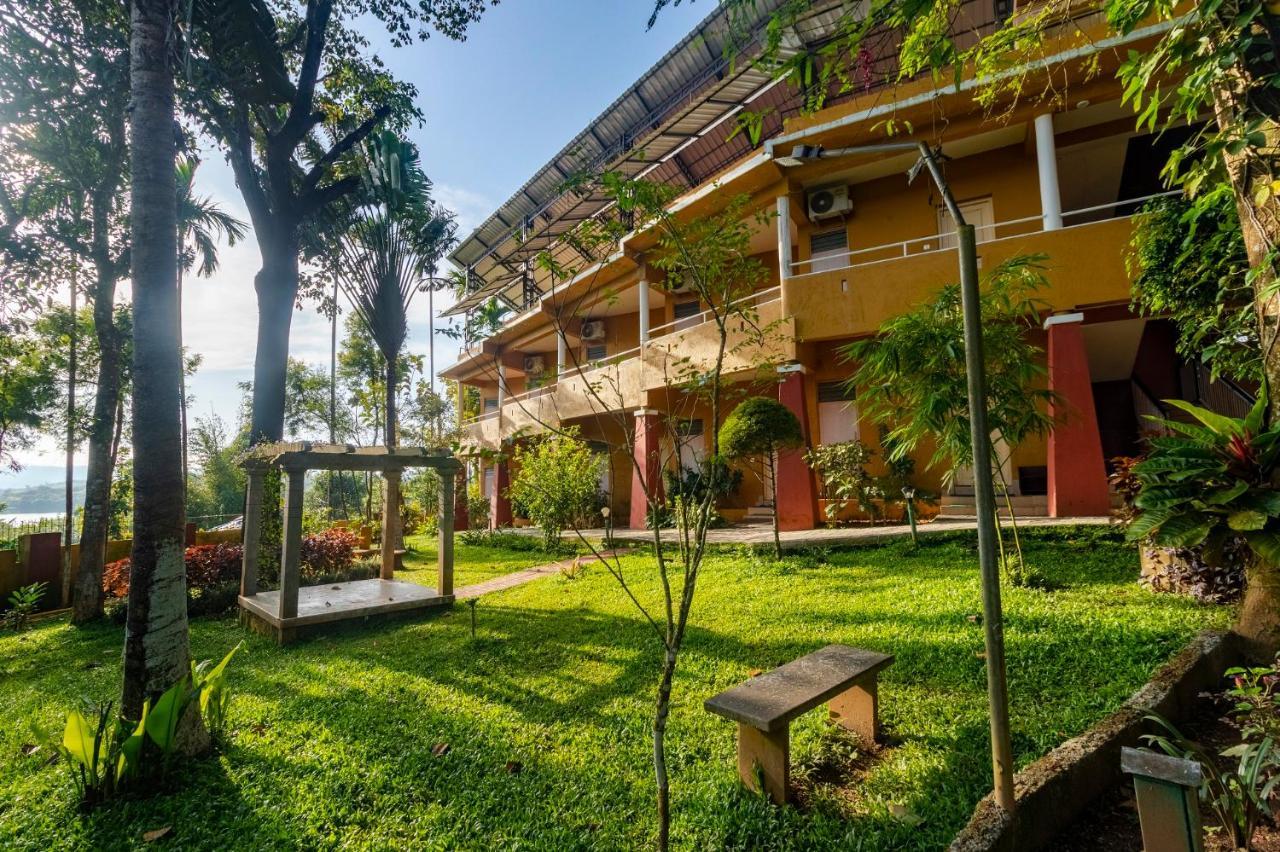 וואיאנאד Karapuzha Village Resort מראה חיצוני תמונה