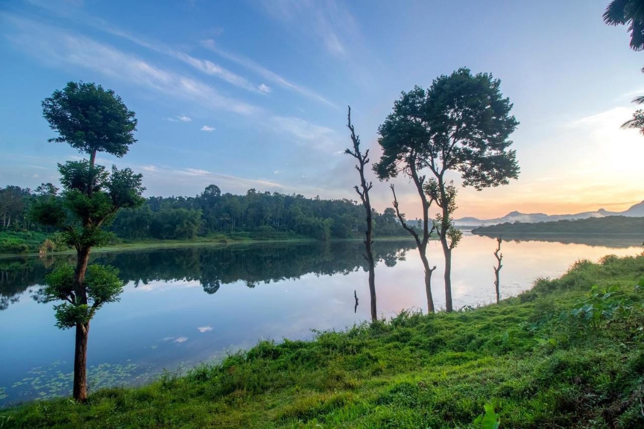 וואיאנאד Karapuzha Village Resort מראה חיצוני תמונה