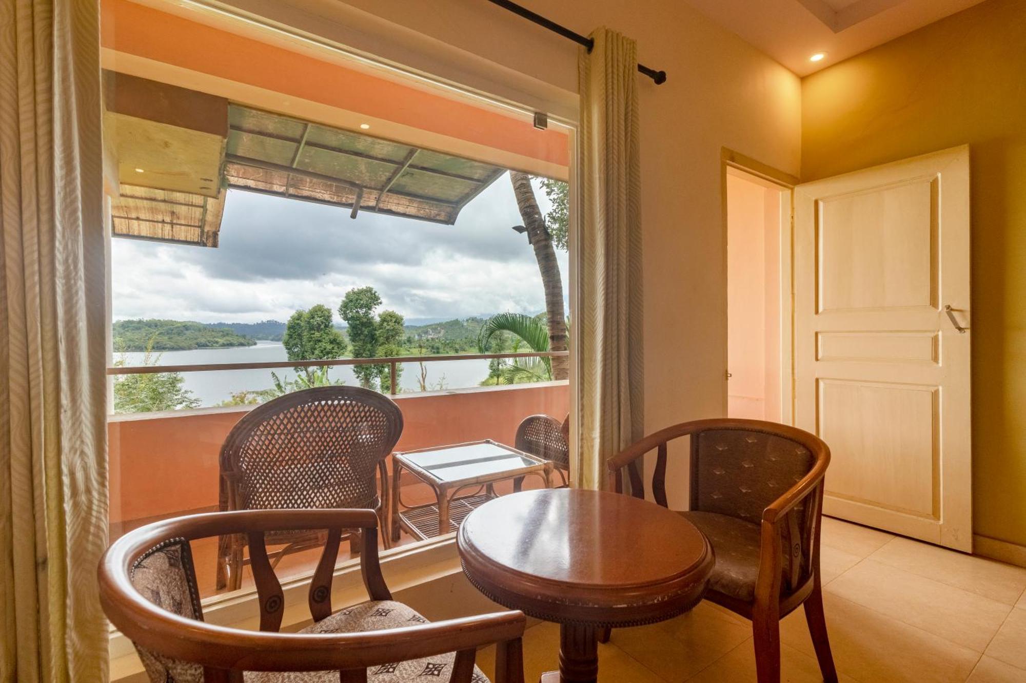 וואיאנאד Karapuzha Village Resort מראה חיצוני תמונה