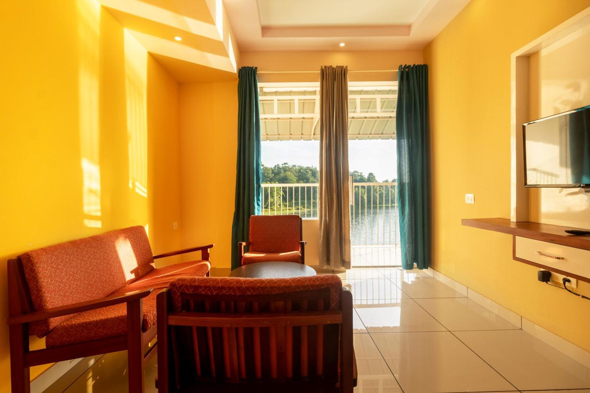 וואיאנאד Karapuzha Village Resort מראה חיצוני תמונה