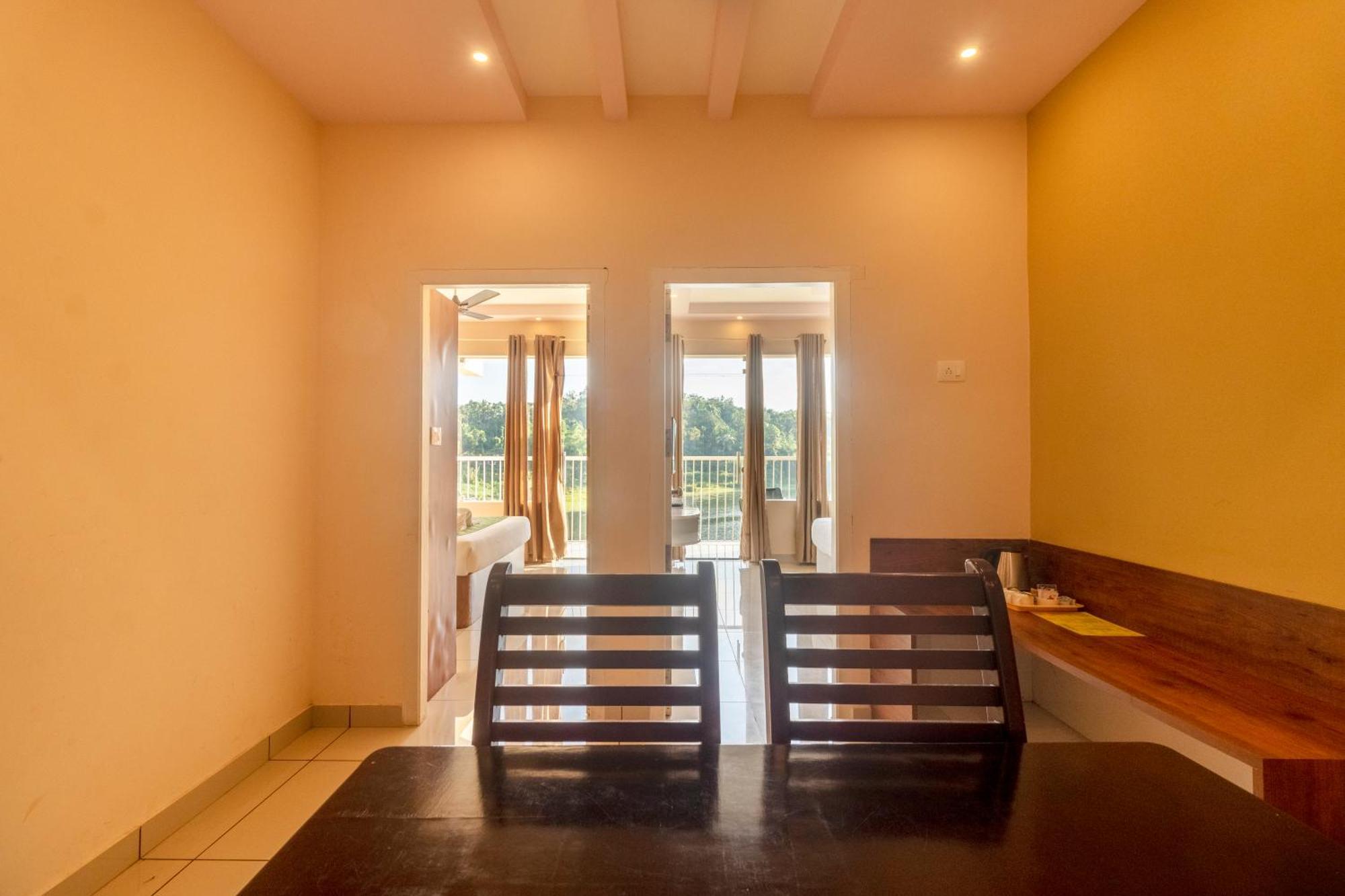 וואיאנאד Karapuzha Village Resort מראה חיצוני תמונה