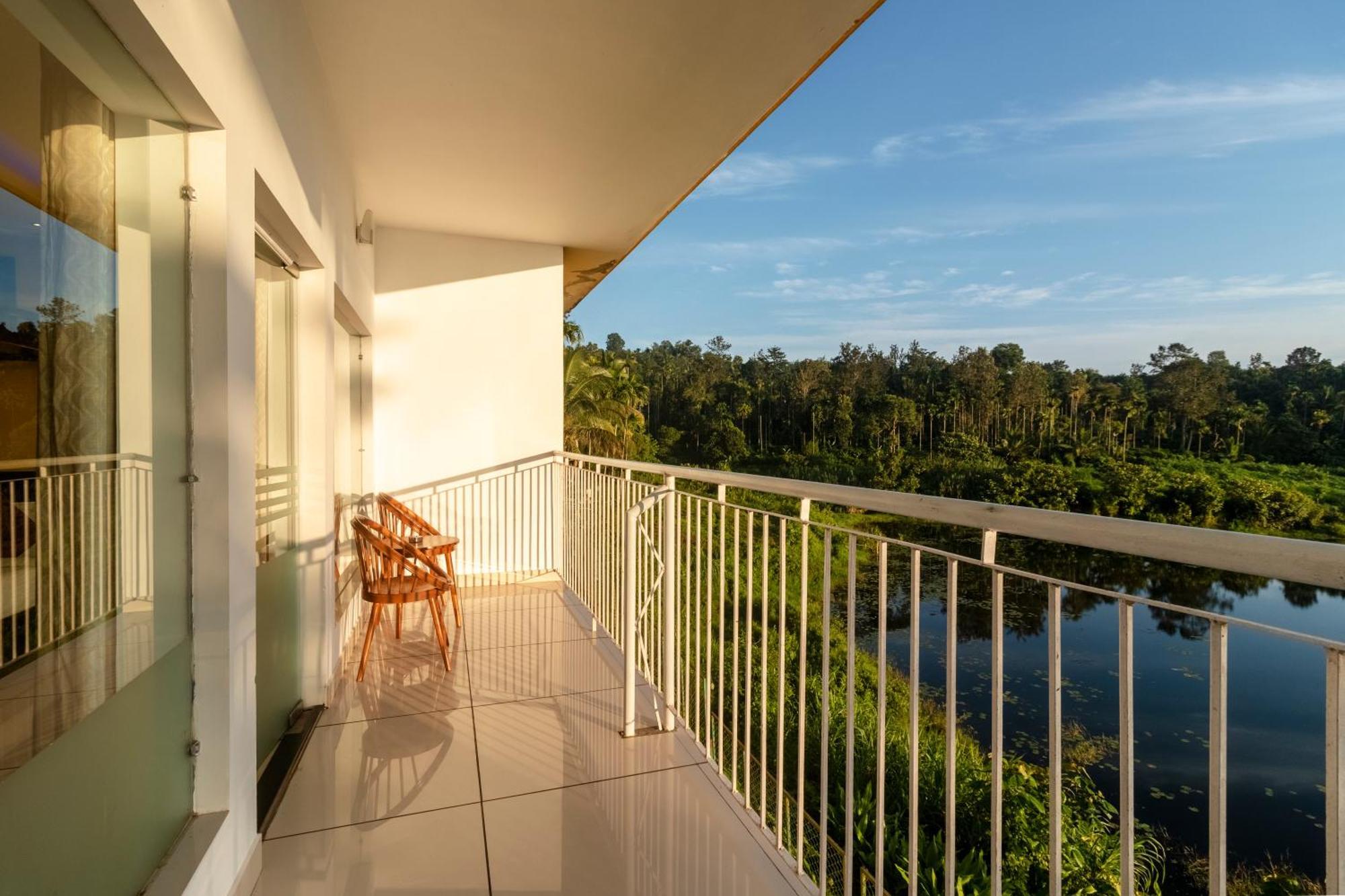 וואיאנאד Karapuzha Village Resort מראה חיצוני תמונה